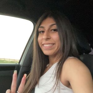 Meet your Posher, Alyssa